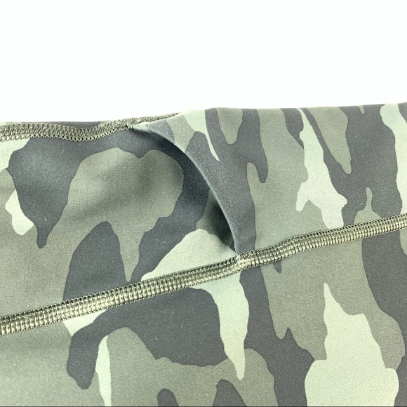 Athleta Ultimate Stash Pocket 7/8 Tight SP - Picture 4 of 9